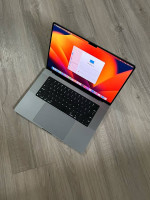 16-inch Macbook Pro M1 MAX with 32 GB RAM + 1 TB SSD