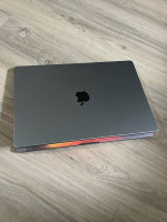 16-inch Macbook Pro M1 MAX with 32 GB RAM + 1 TB SSD