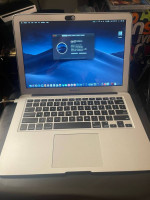 Macbook Air 2017 13 Inch 2.2 Ghz I7 8 Gb Ram 500 SSD with Adapter for charged fr