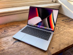 Apple MacBook Pro 14" (M1 - Late 2021) Magic Mouse & Spigen Shell