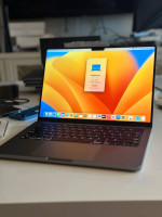 2024 MacBook Pro 14" M3 8GB Ram
