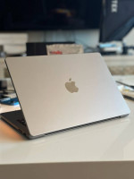 2024 MacBook Pro 14" M3 8GB Ram