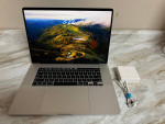 Apple Macbook Pro 16" + Touchbar i7 + Radeon 5300M + Sonoma OS