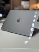 2017 MacBook Pro 13" TouchBar i7 16GB