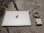 2016 12" APPLE MACBOOK RETINA W/ M3 core, 8 GB Ram, 256 GB SSD