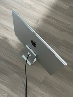 Apple Studio Display 5K Retina Display (27-inch) - Macbook