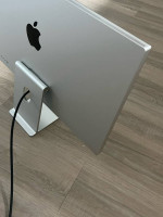 Apple Studio Display 5K Retina Display (27-inch) - Macbook
