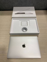 Like NEW MacBook Pro 13" Intel i5/i7, 16GB, 256GB/512GB, TouchBar From