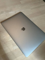 Apple MacBook Pro 15" (2018) in excellent condition!