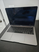 Apple MacBook Air 13" 128GB i5 1.60 GH 8GB Mint Condition