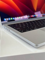 2023 MacBook Pro 14" M2 Pro Chip 32GB Ram