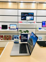 2019 15"MacBookPro 2.3GHz i9 8-Core 16 GB RAM 500 SSD 1 Year Warranty