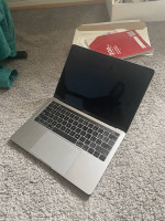 Macbook Pro 2019 (w/ apple care!)