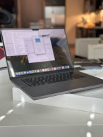 2021 Macbook Pro 16" M1 Pro 1TB