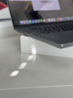 2021 Macbook Pro 16" M1 Pro 1TB