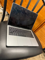 MacBook Pro i5 2.9GHz 13" (Late 2016) with touch bar