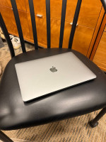 MacBook Pro i5 2.9GHz 13" (Late 2016) with touch bar