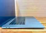 Apple MacBook Pro 15” 2018 2.9Ghz i9 16GB RAM 500GB SSD Radeon Pro 560