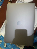 MacBook Pro 2020 128ssd 8gb Ram Expandable Touch Bar