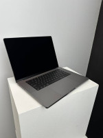 Apple MacBook Pro 16” M1 Max Pro 2TB SSD
