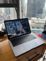 apple macbook pro 2017 13 inch 512 SSD In very Good Condition