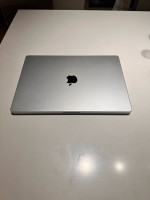 2021 16" MacBook Pro Apple M1 Pro 	512GB SSD 	32GB RAM