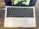 Macbook Pro 13 inch 2017, Four Thunderbolt 3 Ports