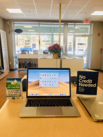 2017 13"Macbook Pro 2.3 GHz i5 8 GB RAM 256 SSD