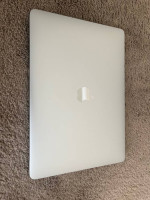 Apple MacBook Air MGN93LL/A 13.3" 8GB 256GB SSD Pristine!