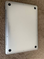Apple MacBook Air MGN93LL/A 13.3" 8GB 256GB SSD Pristine!
