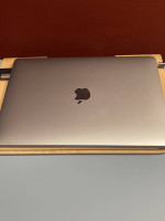 Apple MacBook Pro