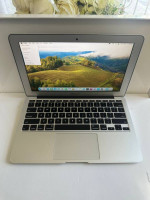 Apple MacBook Air A1465 11” Laptop Intel i5 4GB RAM 128GB SSD MacOS So