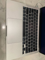MacBook Air M2 16gb