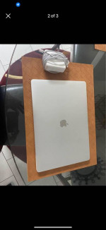 Apple MacBook