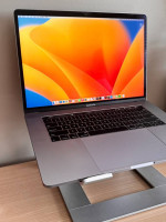 2019 MacBook Pro 15in 16GB RAM 512GB 6 core Intel i7