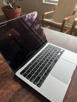 2022 13-inch M2 Macbook Air