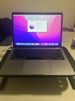 2018 MacBook Air Retina 13” 251GB SSD/ 8GB RAM