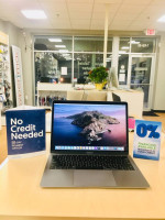 New 2020 13" MacBook Air M1 8GB RAM 256 SSD One Year Warranty
