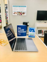 New 2020 13" MacBook Air M1 8GB RAM 256 SSD One Year Warranty