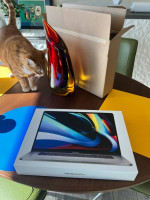 16" MacBook Pro w/touchbar 2TB SSD