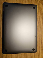Apple MacBook Pro A1989 w Bag