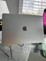 Macbook pro excellent condition