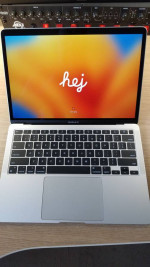 MacBook Air M1 Logic Pro