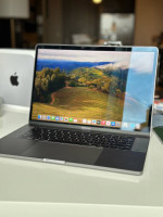 2018 MacBook Pro 15" i9 32GB 1TB