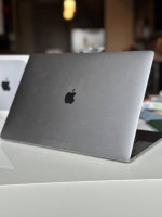 2018 MacBook Pro 15" i9 32GB 1TB