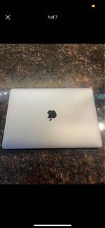 Macbook Pro 2019 13 Inch Display w/ touchbar