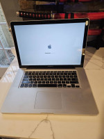 Macbook pro 15inch 2011  intel i7 8gb 500gb