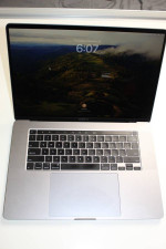 MacBook Pro 2019 - i7 - 16GB RAM, 512GB SSD - 16*