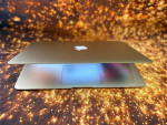 2015 Apple MacBook Air 13 inch / Dual Core i5/ 8GB / 128GB SSD