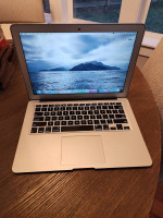 2017 Macbook Air i7 2.2 Ghz, SSD, Monterey OS